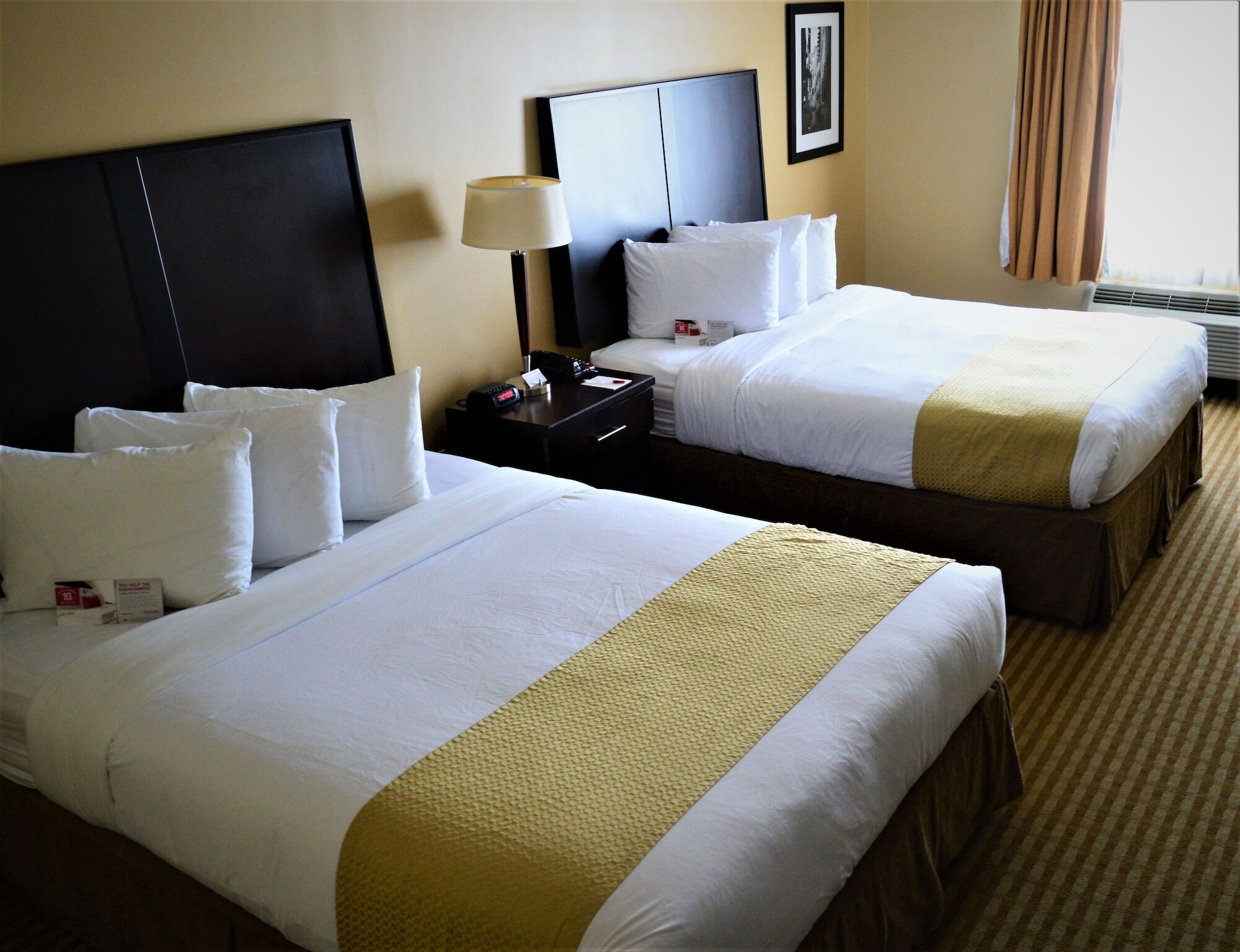 Ramada By Wyndham Cold Lake Екстериор снимка